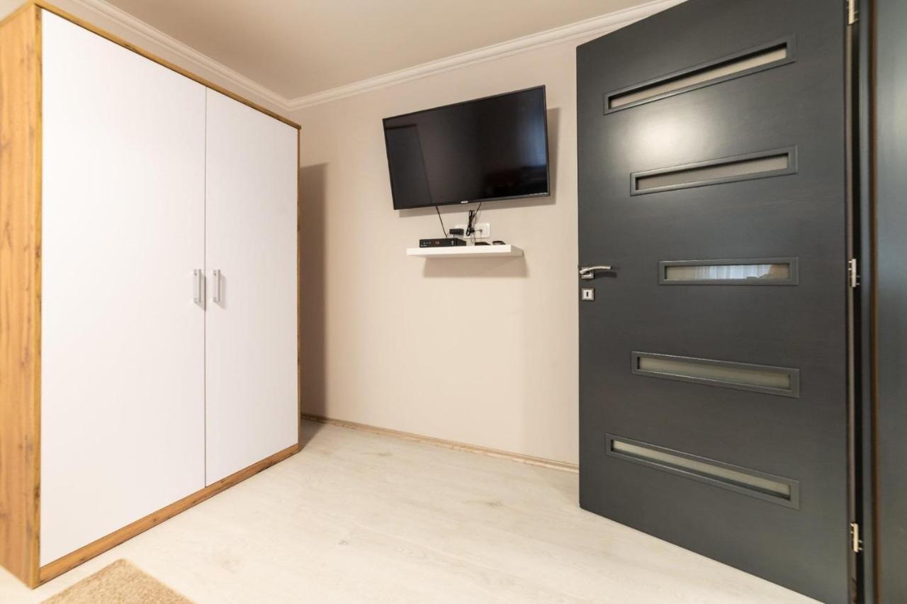 Napsugar & Virag Apartman Tiszafured Exterior photo
